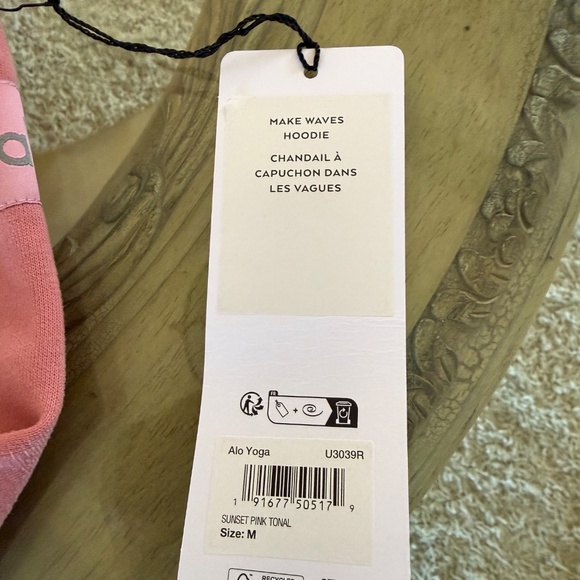 Alo Yoga Make Waves Hoodie Sunset Pink Tonal Size Medium Gym Beach Workout NWT - Picture 9 of 9